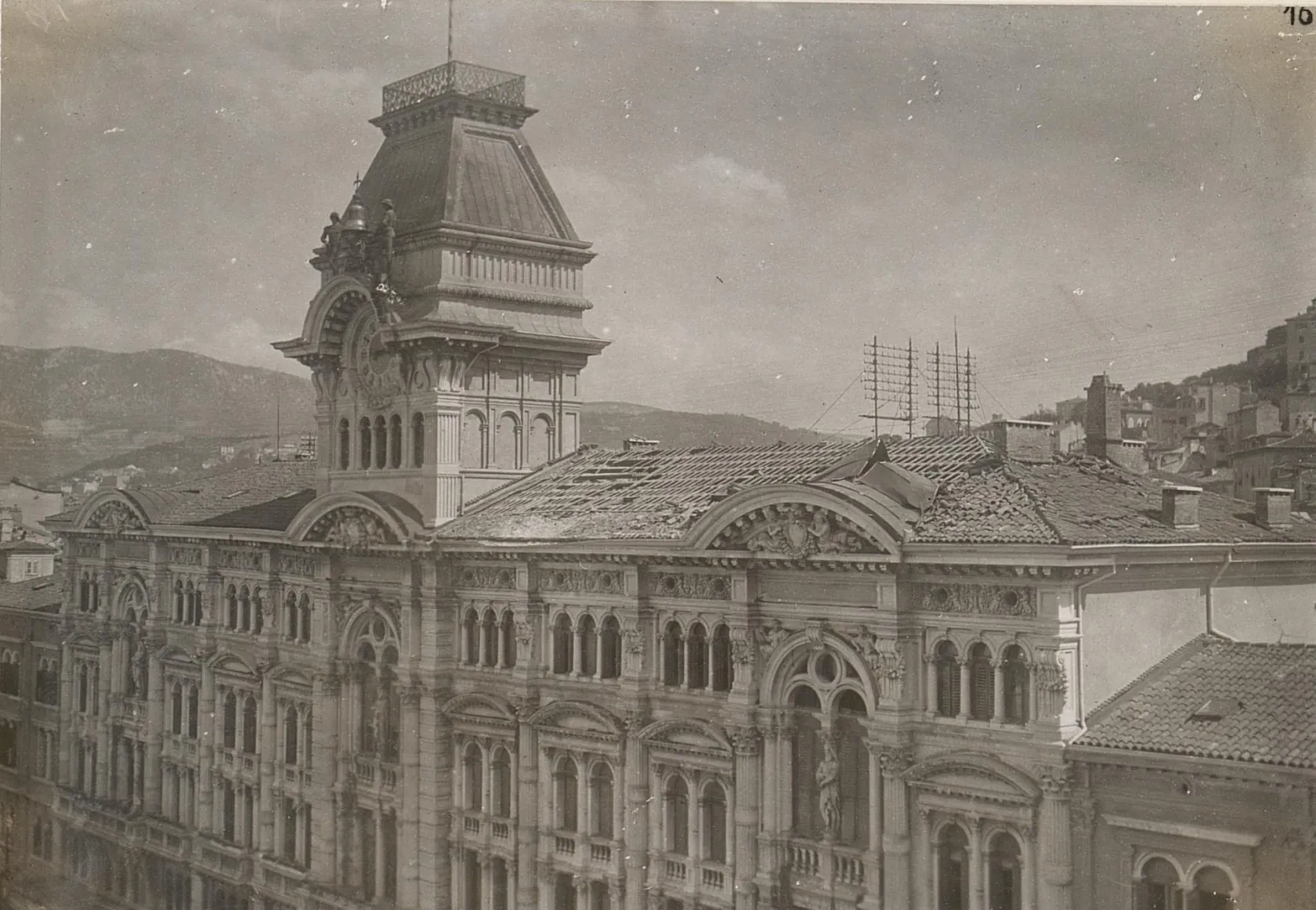 Damages to the Palazzo del Municipio during the Prima Guerra Mondiale