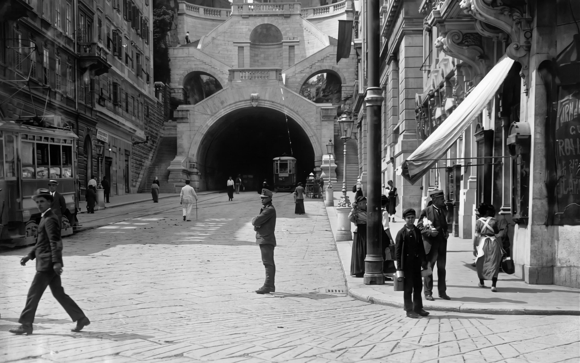 Galleria Sandrinelli in Trieste - Historic photograph of the urban tunnel