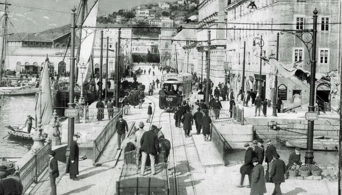 The Ponte Verde over the Canal in the early years of the last century