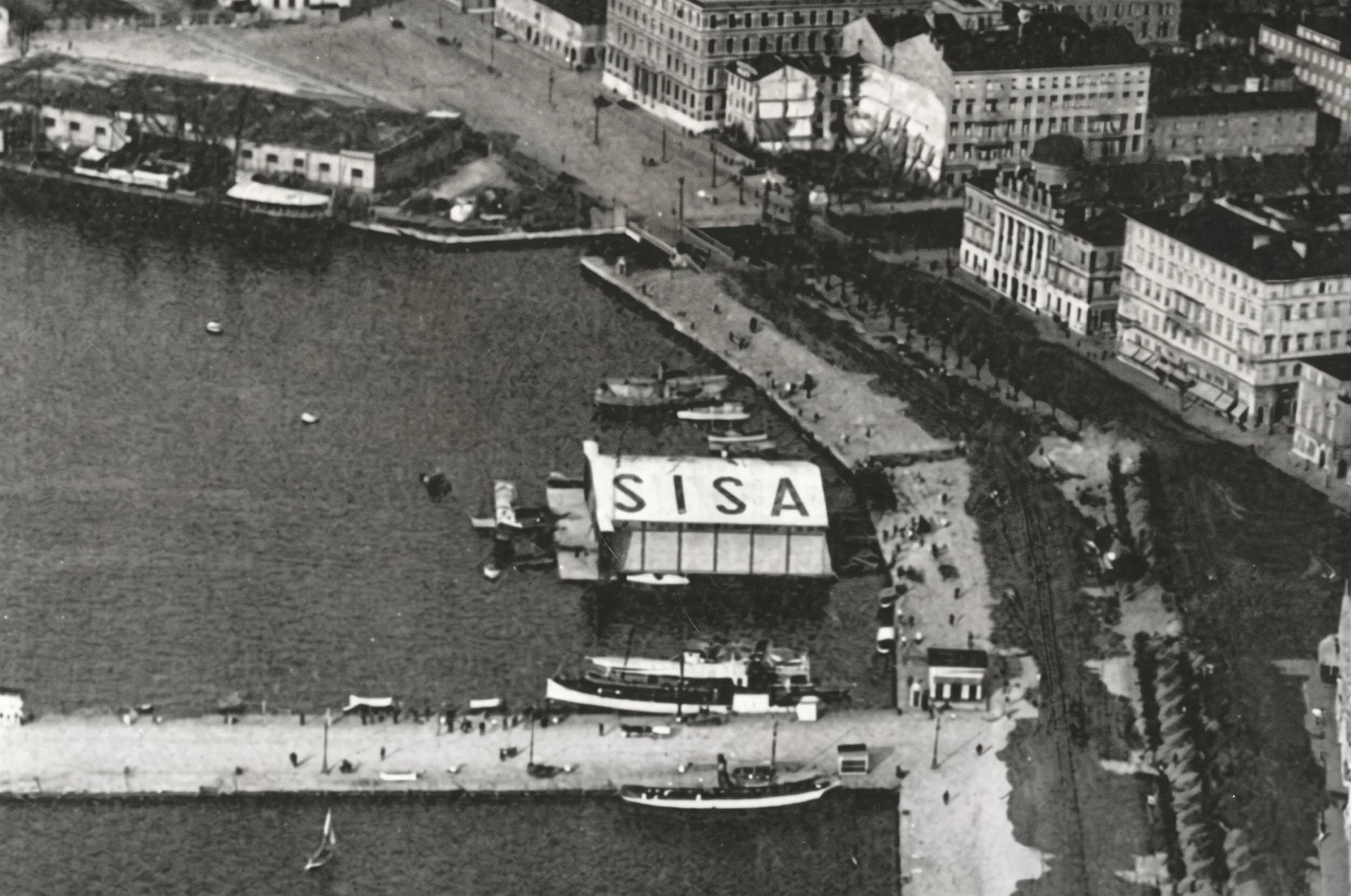 Der Wasserflughafen der SISA in Triest aus der Vogelperspektive