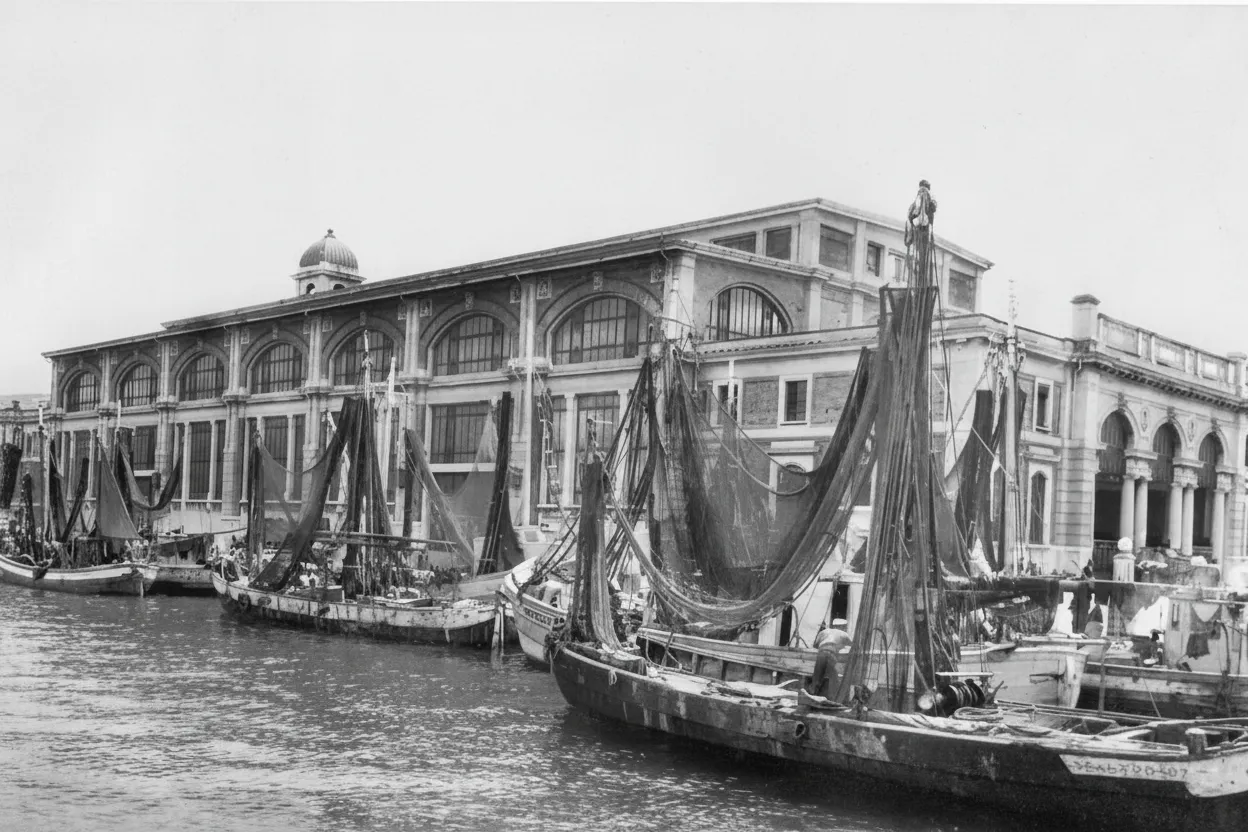 Molo Pescheria and Salone degli Incanti