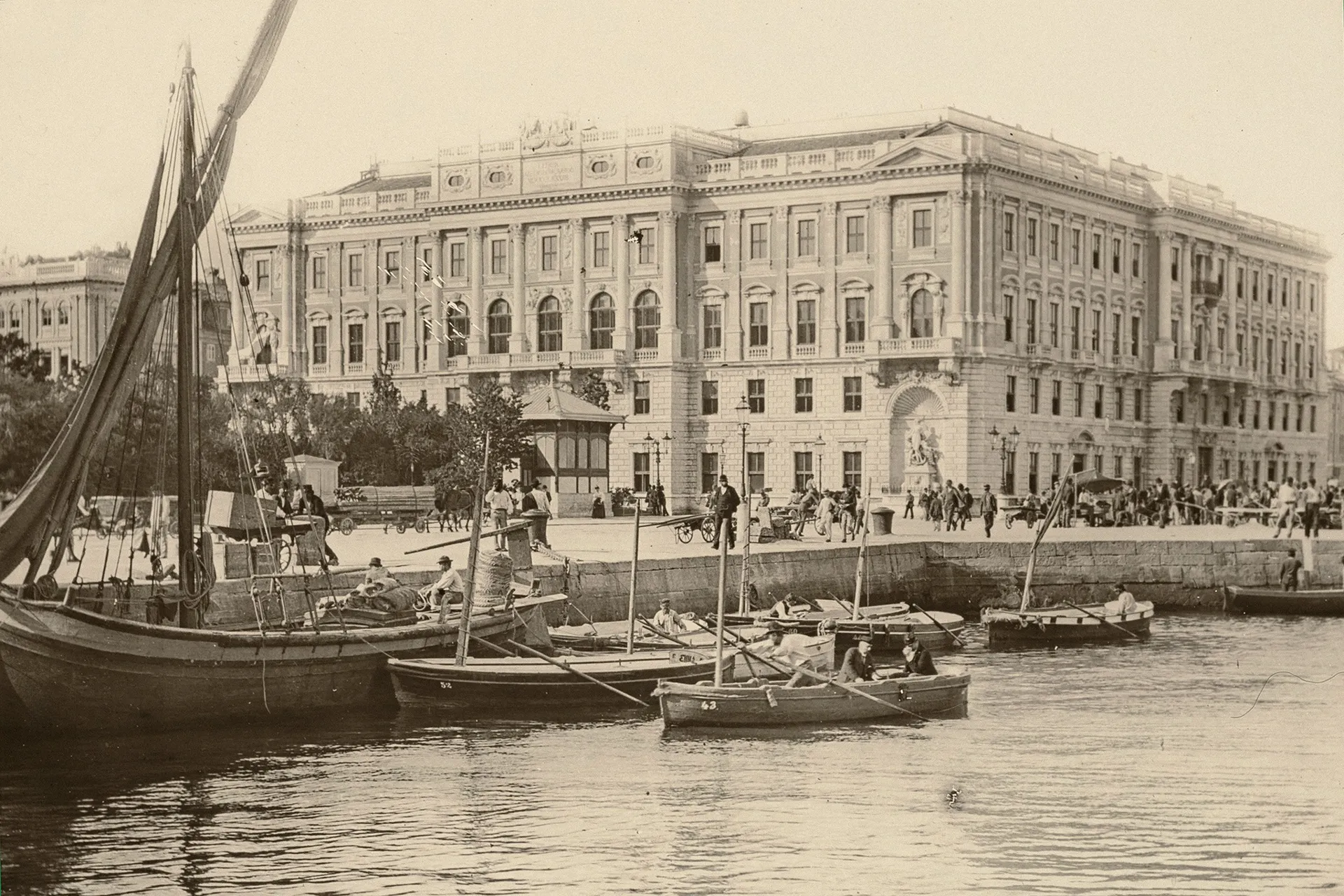 Lloyd Palace