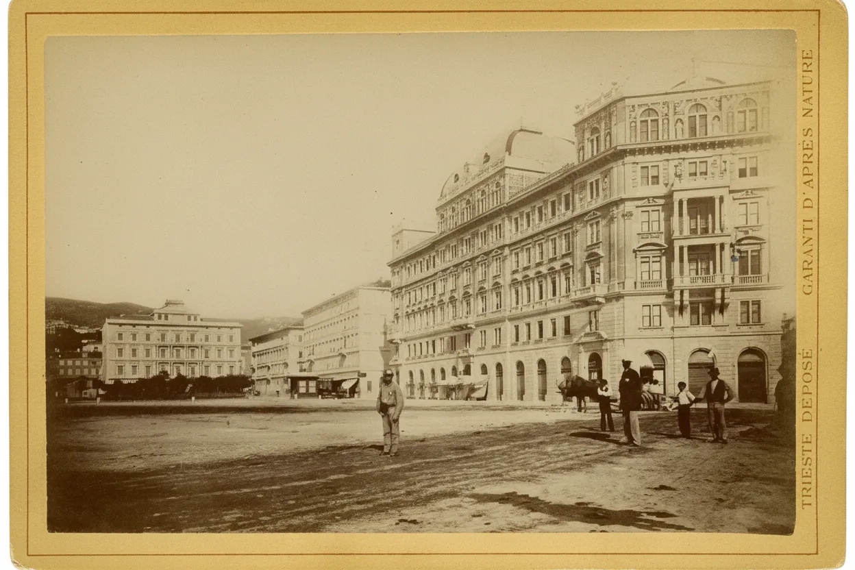 Piazza della Stazione with Palazzo Panfilli