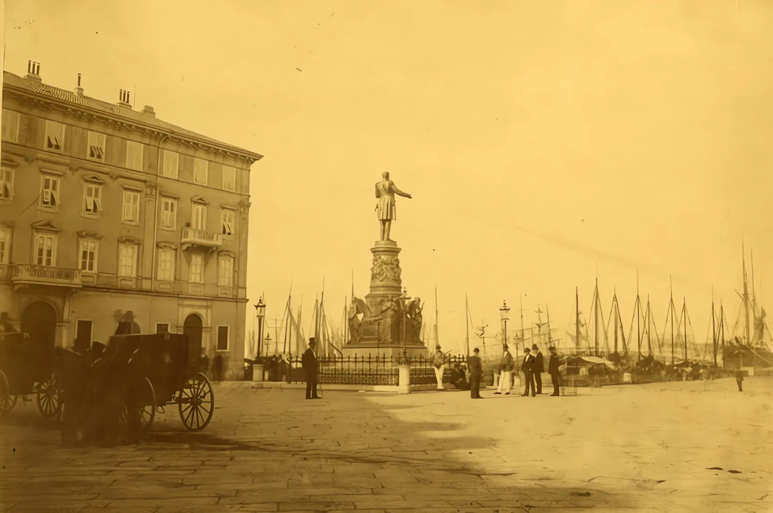 Piazza Giuseppina and Monument to Massimiliano