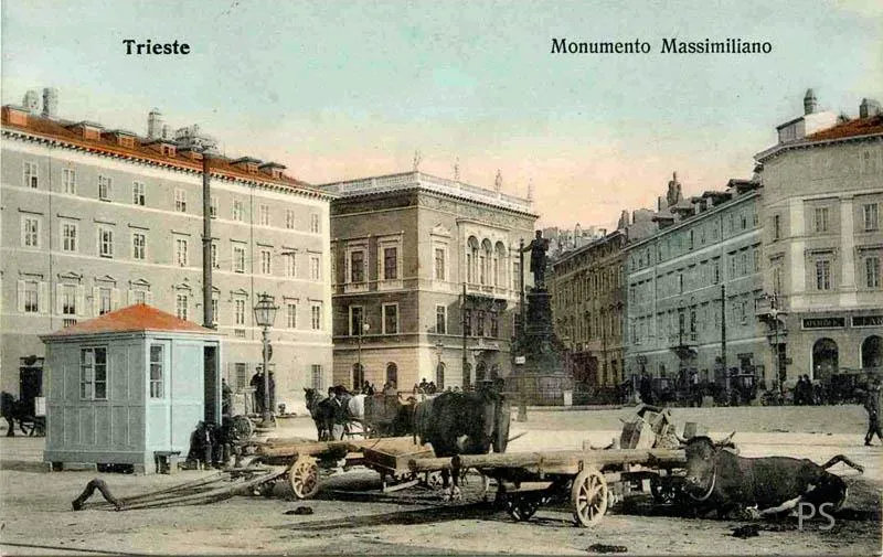 Piazza Giuseppina and Monument to Massimiliano