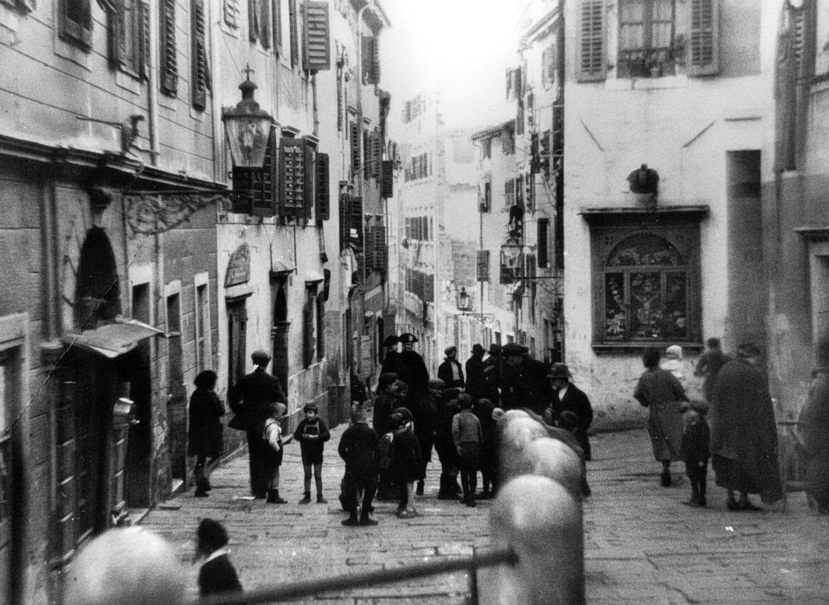 Via Donota in the '30s