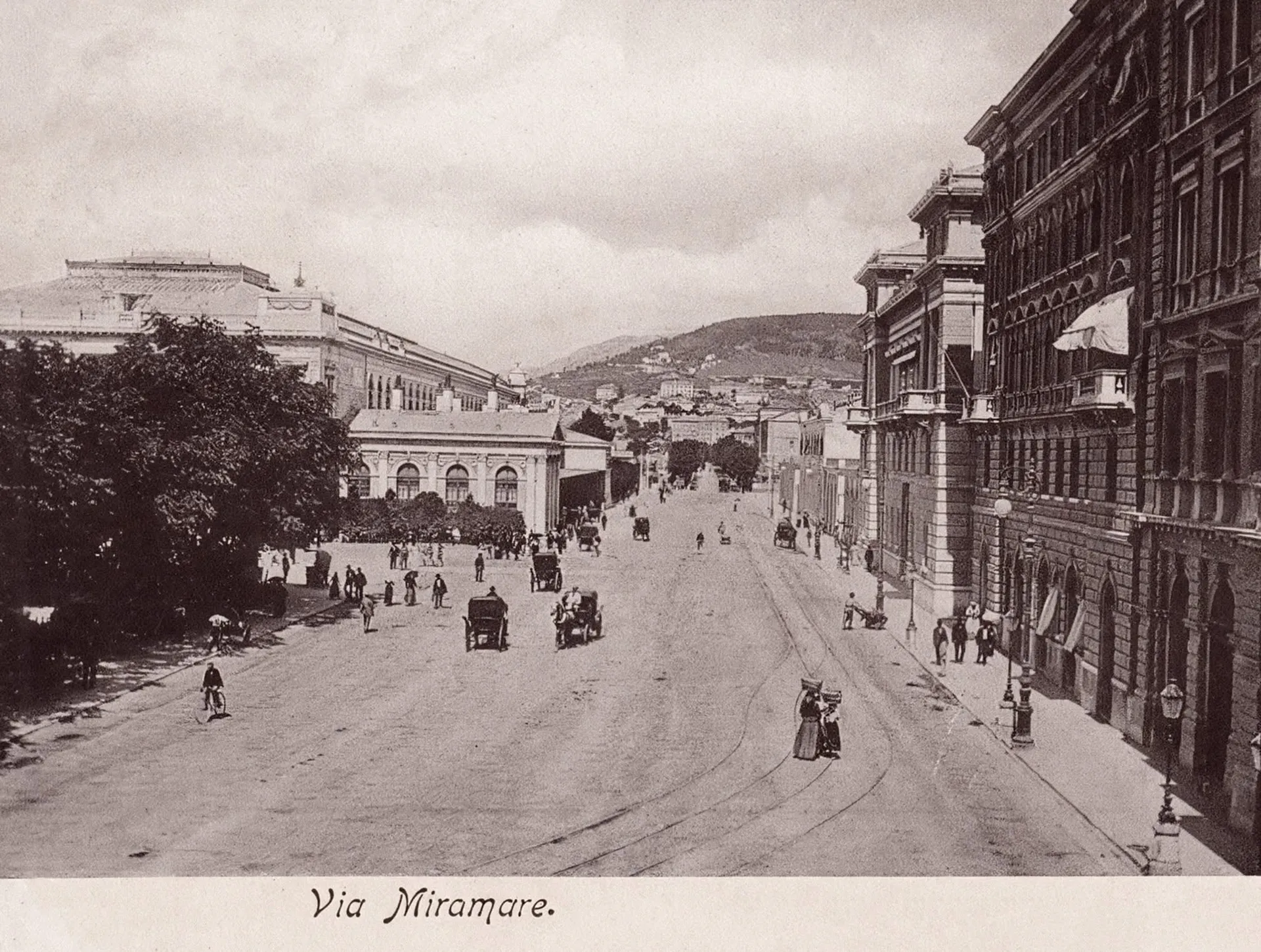 Via Miramare and Meridionale Station