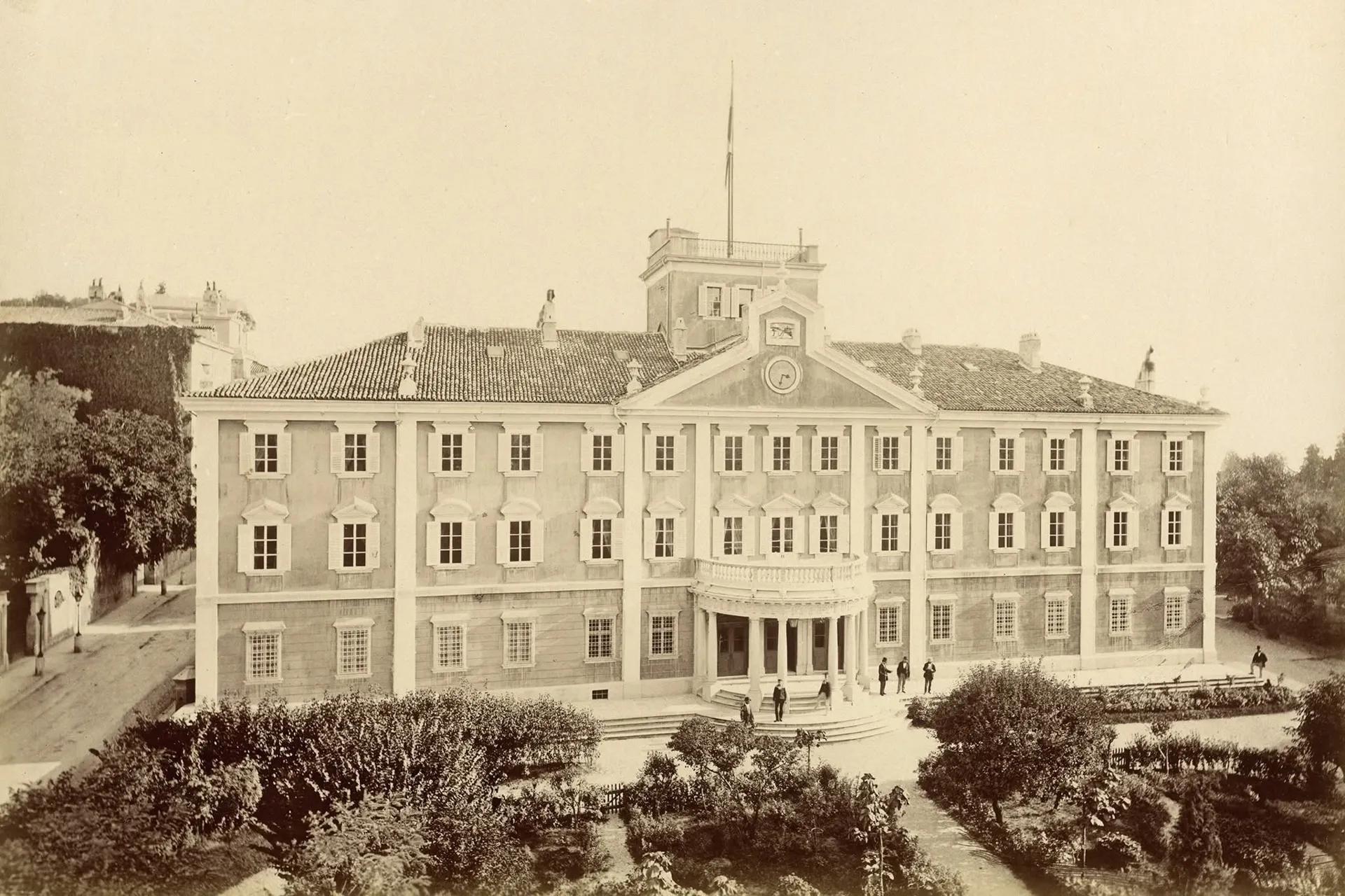 I Napoleonidi in esilio a Trieste: le corti segrete dei Bonaparte nella città di Metternich