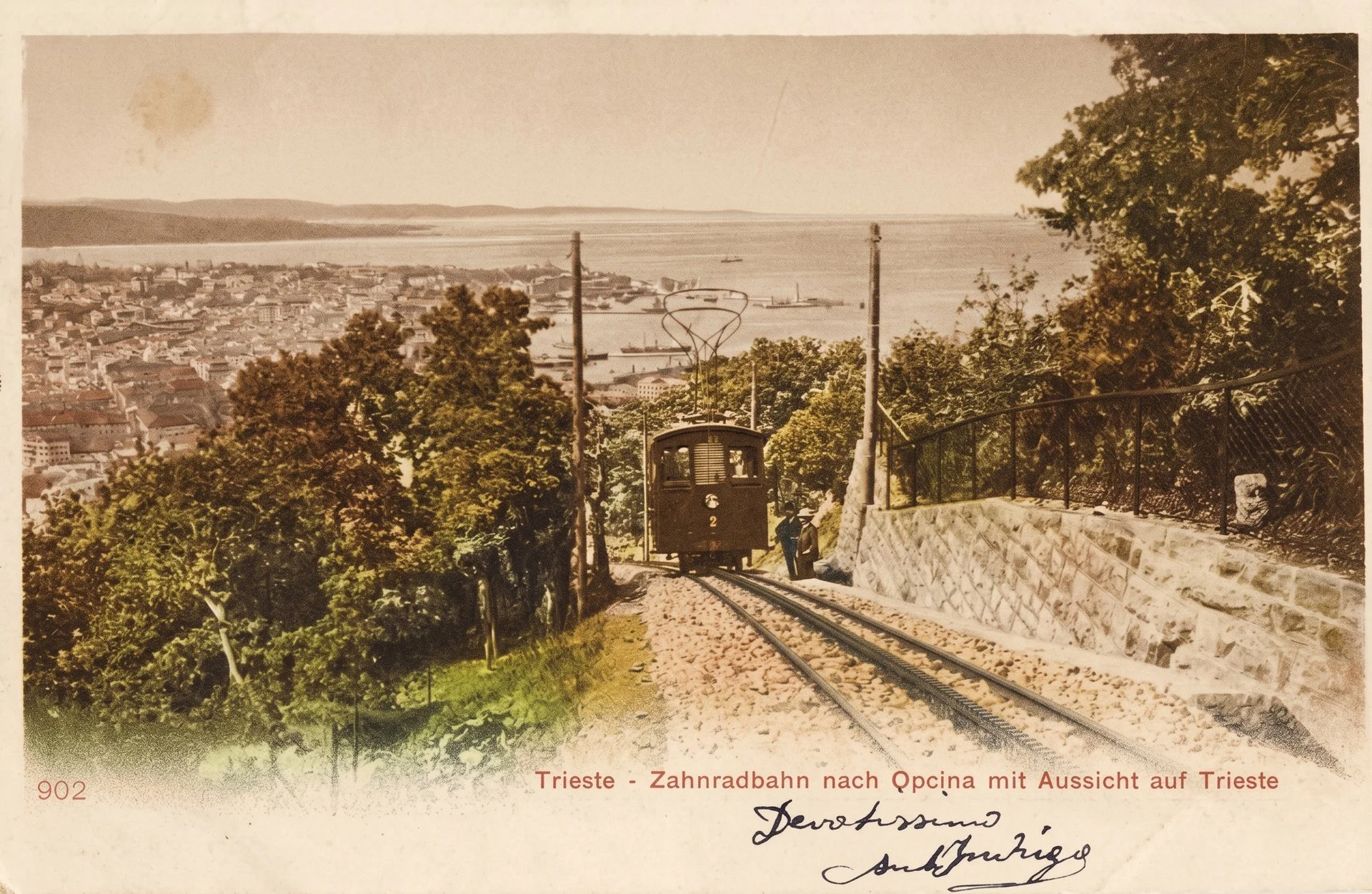 Zobata proga proti Opčinam, tramvaj z razgledom na Trst